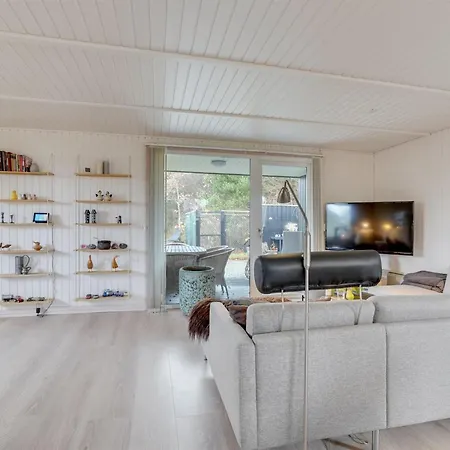 Ursel - 800m From The Sea By Interhome *